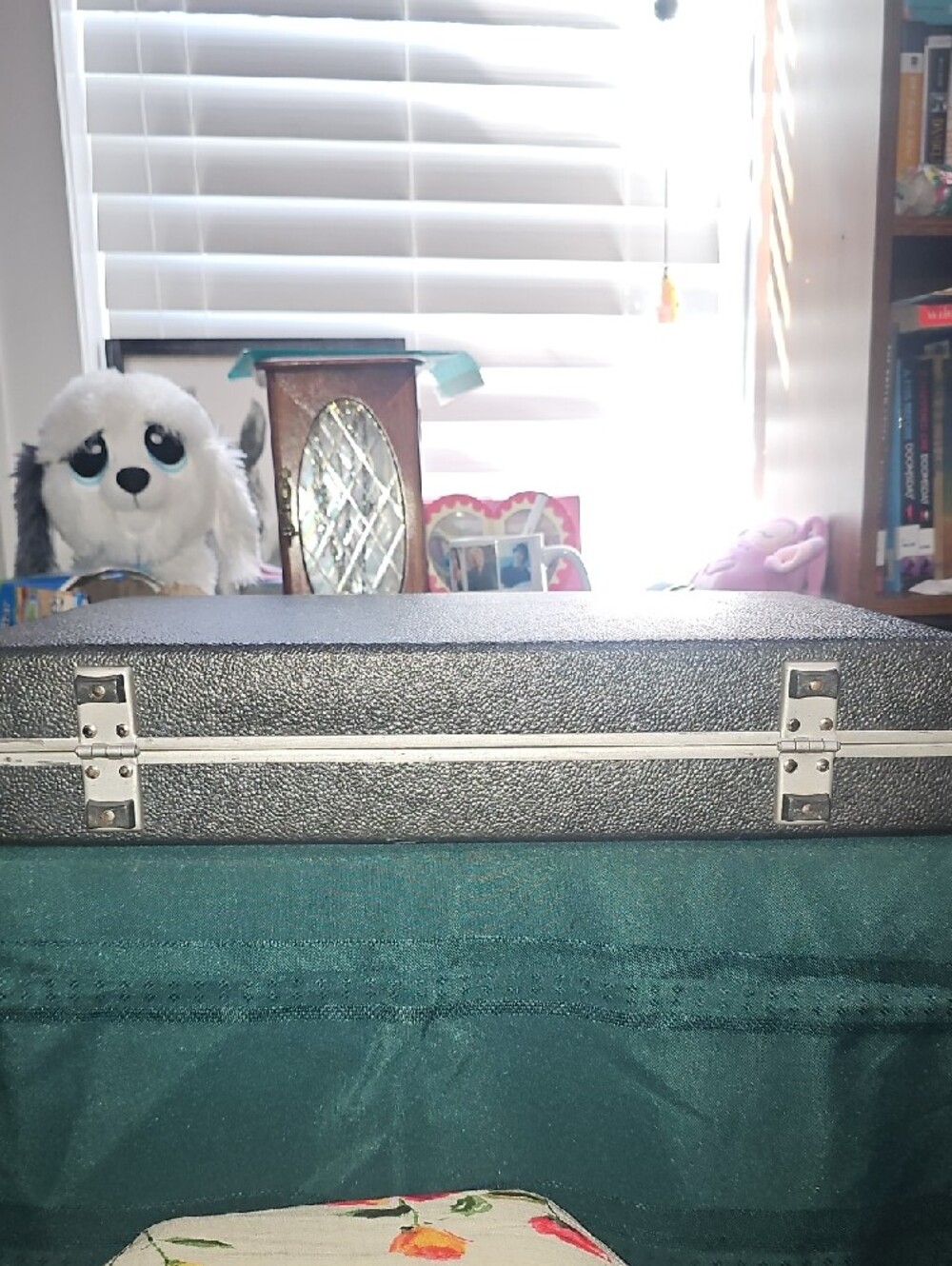 Samsonite Black Hard-Shell Case - Picture 6 of 9